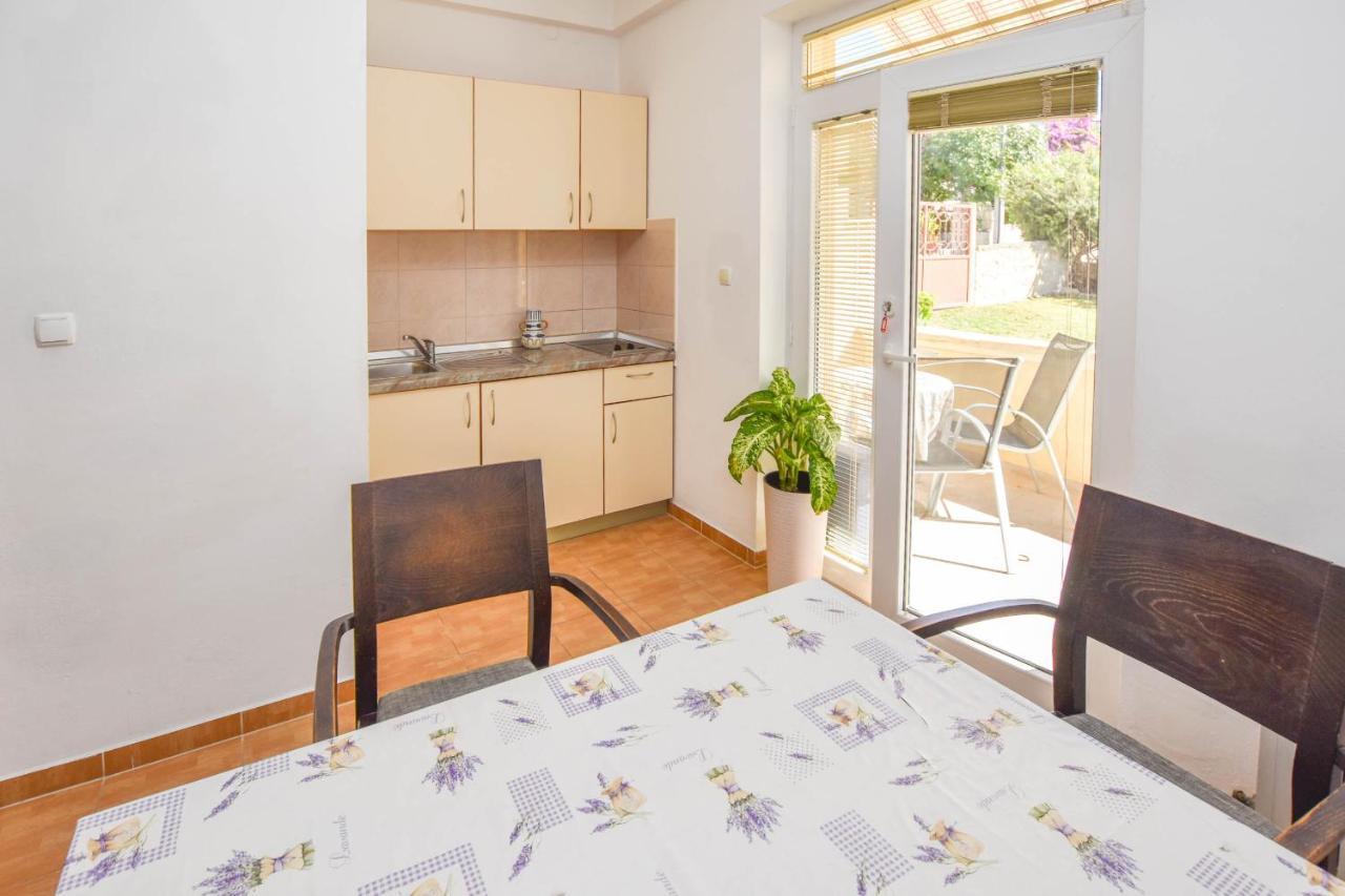 Apartments Flora Pakoštane 外观 照片