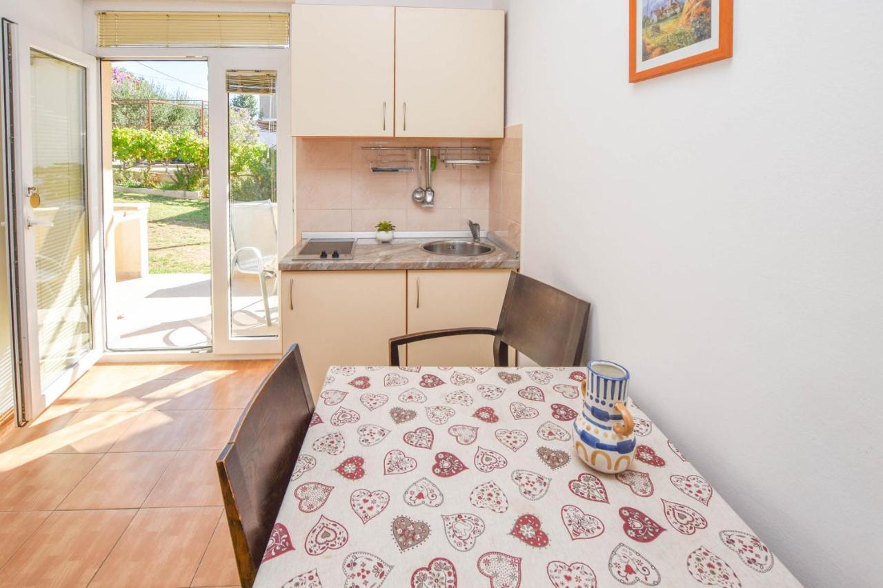 Apartments Flora Pakoštane 外观 照片