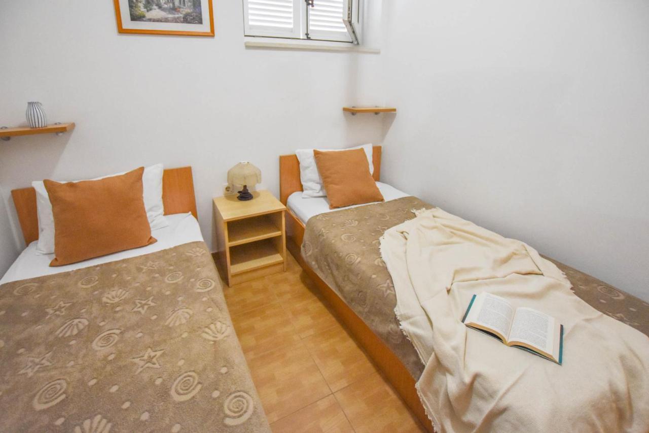 Apartments Flora Pakoštane 外观 照片