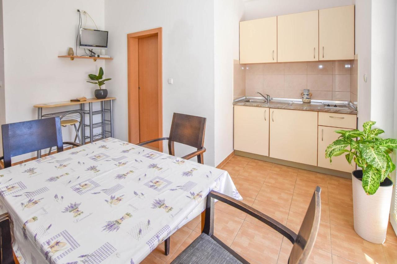 Apartments Flora Pakoštane 外观 照片