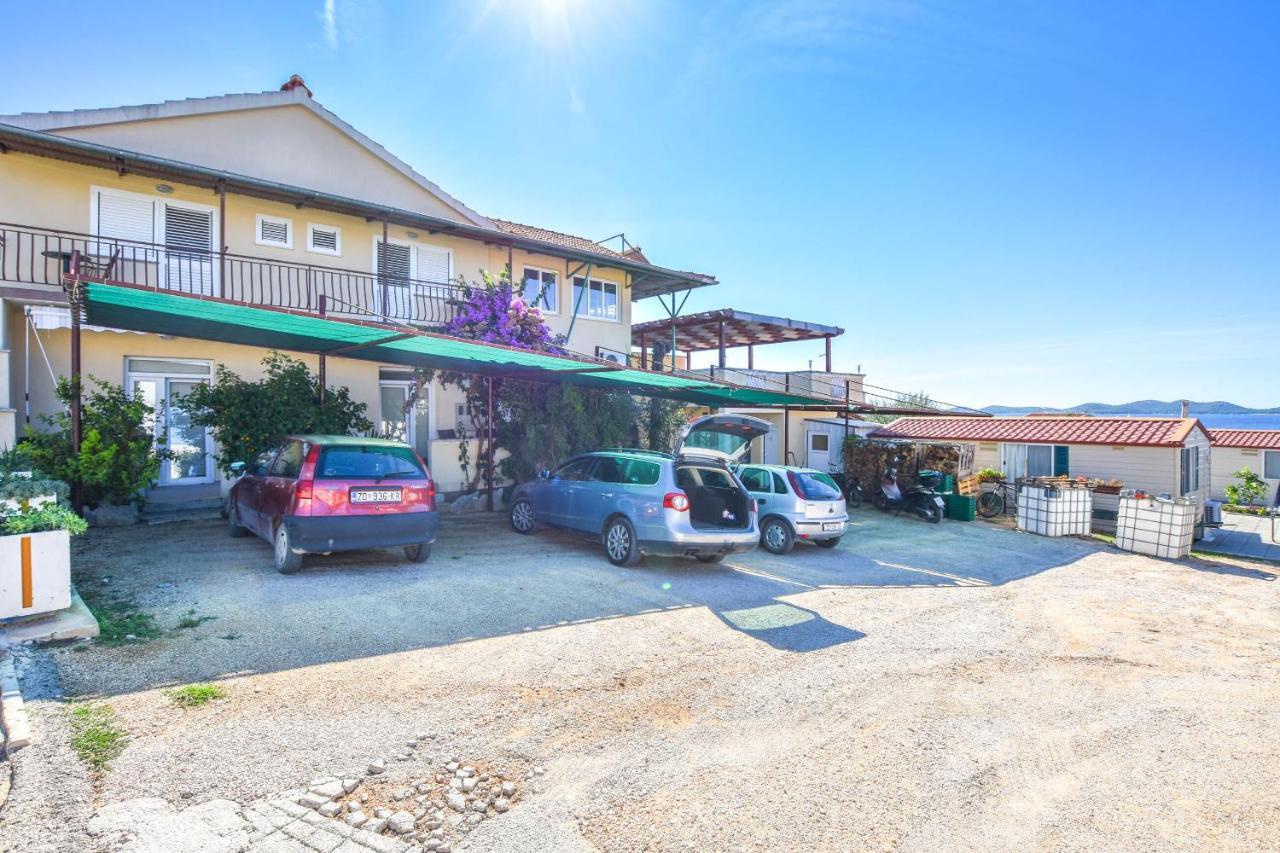 Apartments Flora Pakoštane 外观 照片