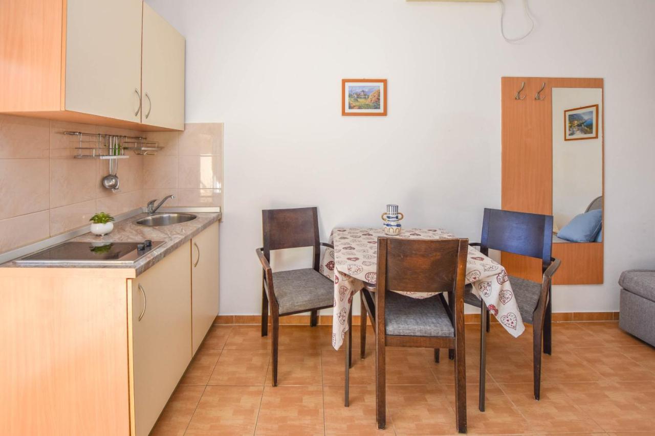 Apartments Flora Pakoštane 外观 照片