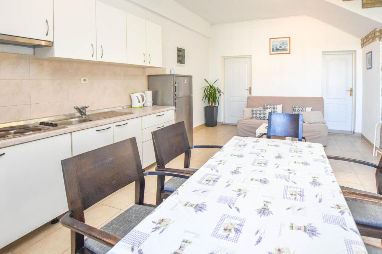 Apartments Flora Pakoštane 外观 照片