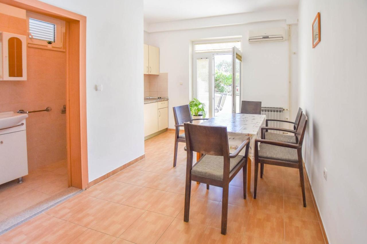 Apartments Flora Pakoštane 外观 照片