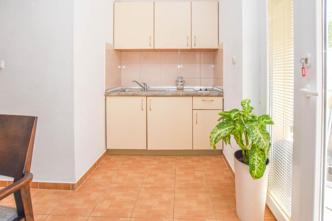Apartments Flora Pakoštane 外观 照片