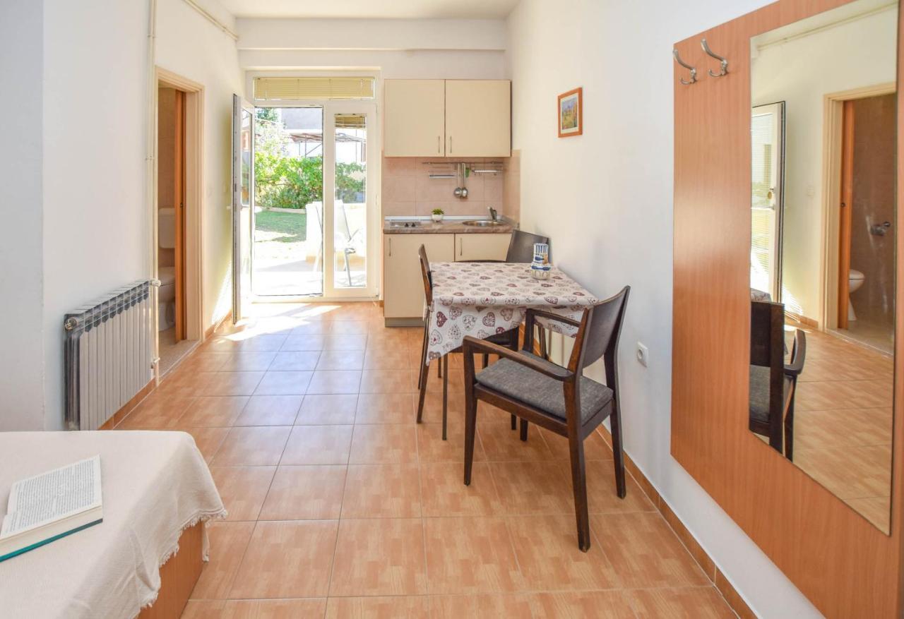 Apartments Flora Pakoštane 外观 照片